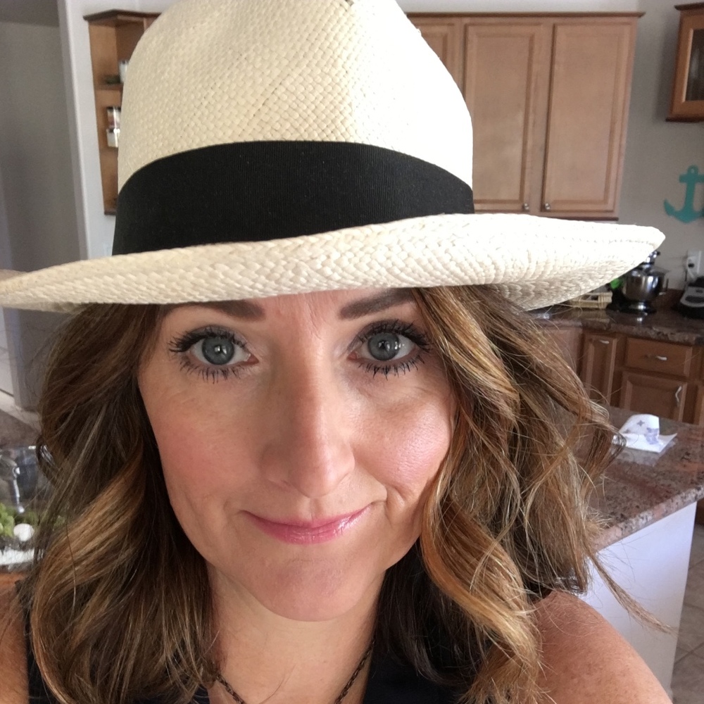 Meet your Posher, Joelle